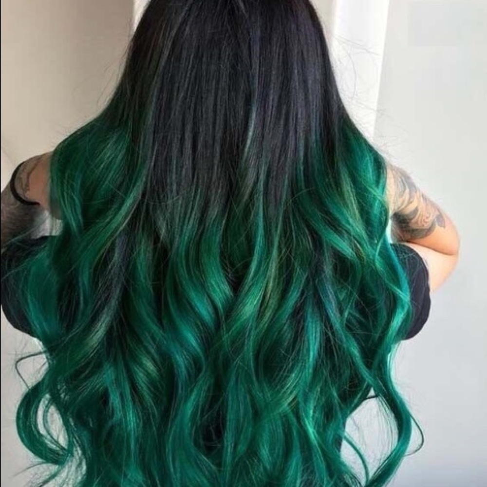 24” Green Ombre Middle Part Lacefront bodywave wig